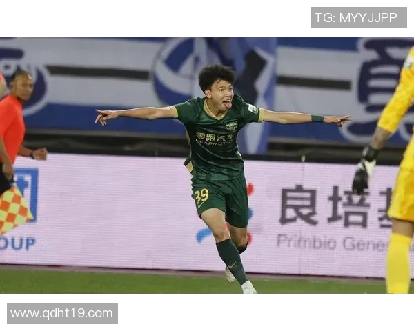 18岁国脚签约莱万旧主！欧洲联赛将迎我国新星？